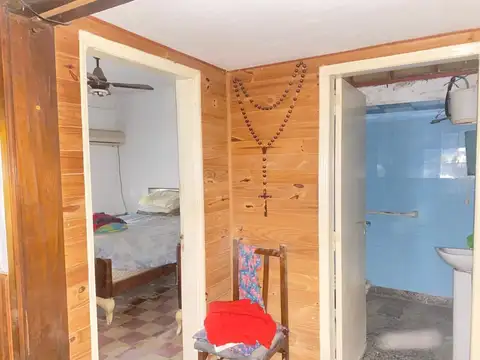 Casa 6 ambientes con 2 baños