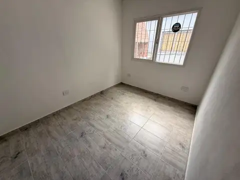 VENTA CASA 3 AMBIENTES COCHERA PARRILLA