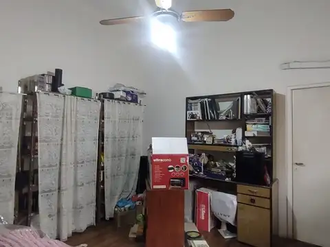 VENTA CASA 6 AMBIENTES EN CIUDADELA SUR