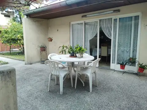 VENTA CASA 6 AMBIENTES EN CIUDADELA SUR
