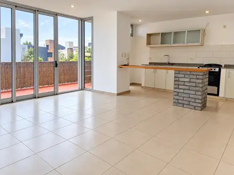 ¡Departamento 2 dormi, cochera descubierta y terraza propia!
