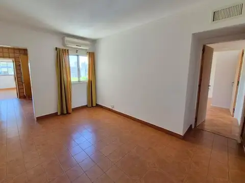 Departamento 7 ambientes con 2 baños