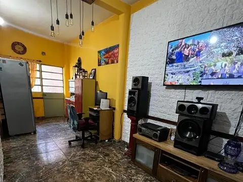 CASA EN VENTA 5 AMBIENTES APTO CRÉDITO