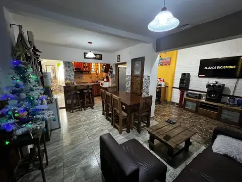 CASA EN VENTA 5 AMBIENTES APTO CRÉDITO