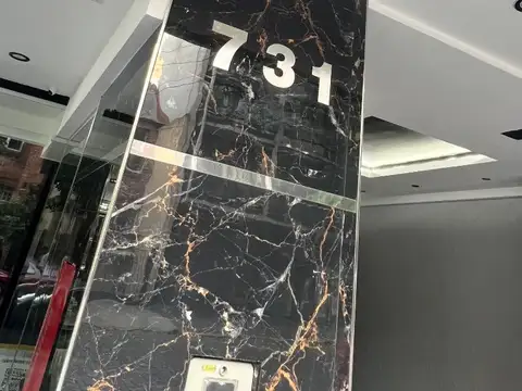 Calasanz 700, Piso vs