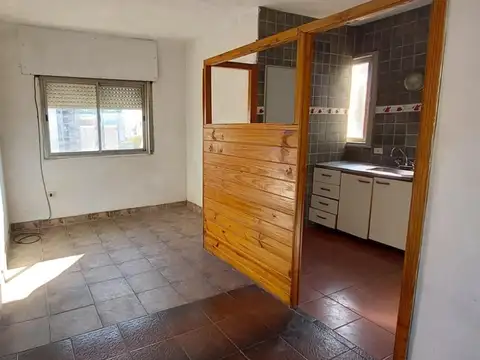 DEPTO 1 AMB DIVIDIDO - FRENTE A PLAZA MISERERE - BARRIO ONCE