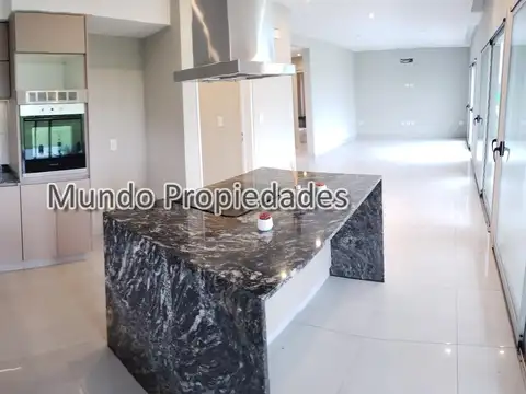 Casa en Venta al Oeste