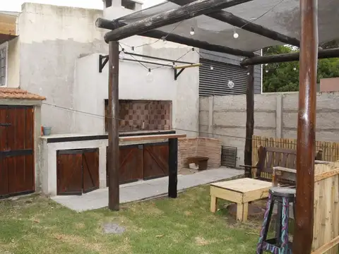 Venta casa 4 ambientes en Barrio Jardin