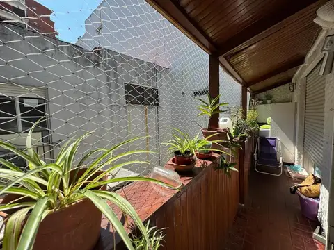 Amplio 3 Ambientes con Balcon Corrido