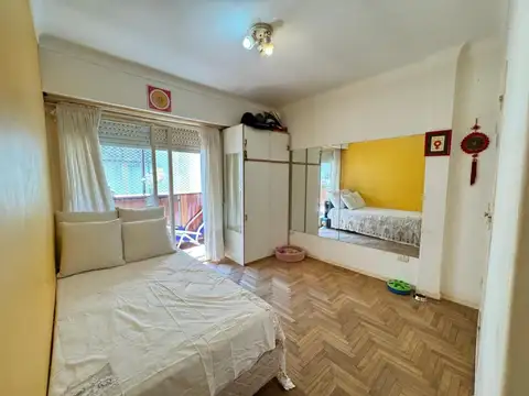 Amplio 3 Ambientes con Balcon Corrido