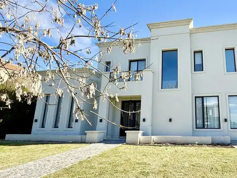 Casa en Alquiler de 3 dormitorios