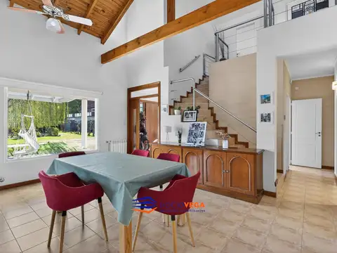 Casa en Venta con 6 cocheras