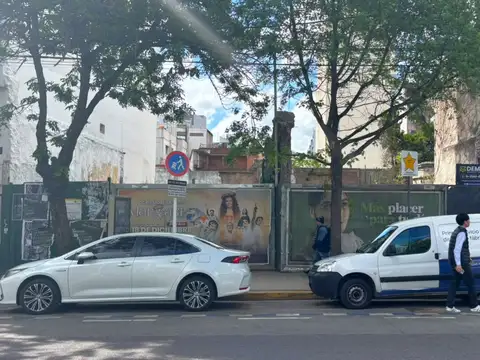 Alquiler: Terreno doble frente Demolido Caballito