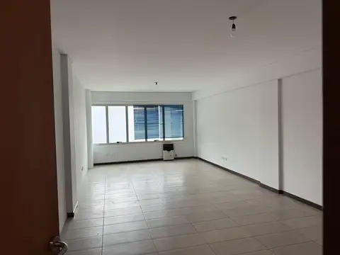 Oficina 2 ambientes con 1 baño