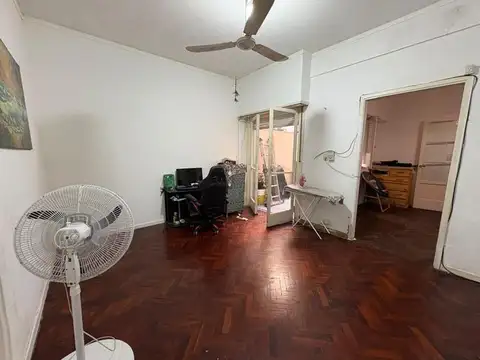 3 AMBIENTES CON PATIO Y BALCON