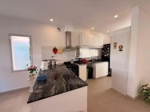 Casa en Alquiler en Pilar del Este - San Ramon, USD 1.200
