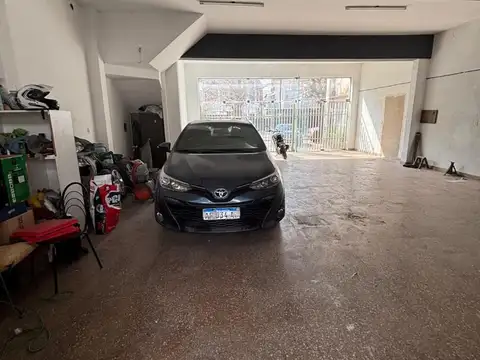 Galpón en alquiler a metros de Av. Gaona – 374 m²