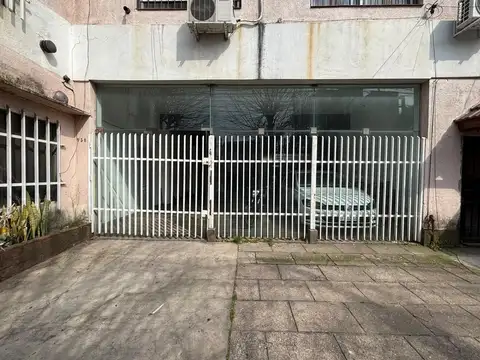 Galpón en alquiler a metros de Av. Gaona – 374 m²