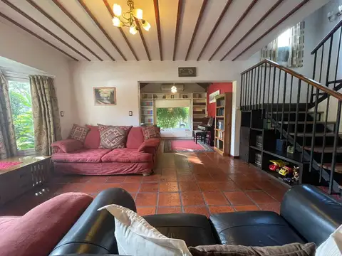 Casa en Venta con 5 cocheras