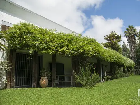 Casa 5 ambientes con 5 baños