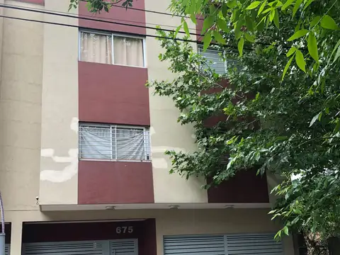 Departamento de 2 Ambientes - 2 Piso por escalera.