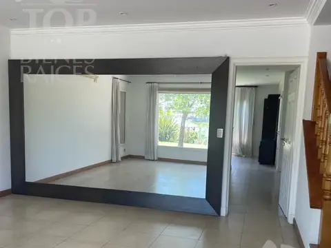 Casa en Alquiler de 4 dormitorios