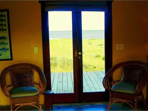 Casa 5 ambientes con 4 baños