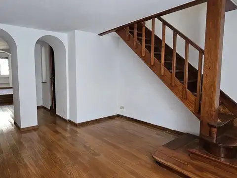 Depto Tipo Casa en Alquiler en San Isidro Centro, $ 3.000.000