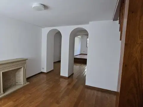 Depto Tipo Casa 6 ambientes con 1 baño
