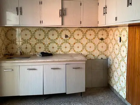 Depto Tipo Casa en Alquiler en Lomas del Mirador, $ 650.000