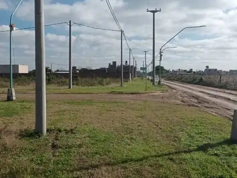 Terreno en Venta en Angel Gallardo, USD 22.000