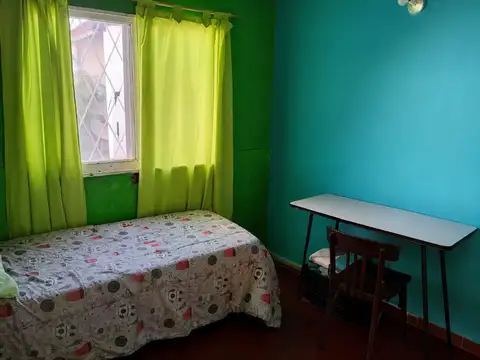 Casa 5 ambientes con 1 baño