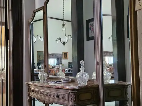 Casa en Venta con 4 cocheras