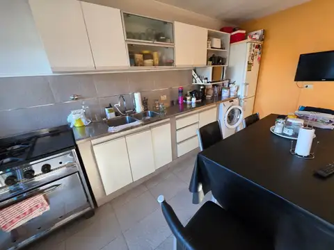 Caseros en Venta Amplio Departamento de 4 Ambientes Tipo Casa en Planta Alta F: 10566