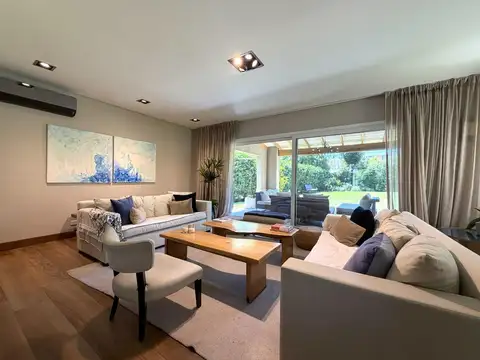 Coronel Escalada 1900