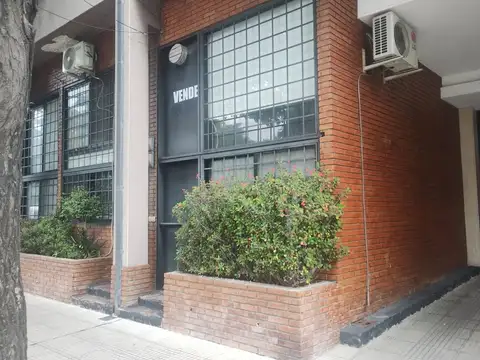 Dpto. tipo casa de 2 amb con 2 baños entrada independiente