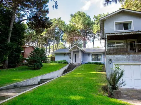 Casa 5 ambientes con 2 baños
