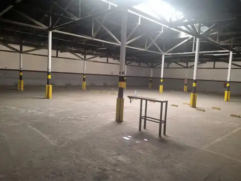 DEPOSITO /LOCAL COMERCIAL -Bolivar al 1600