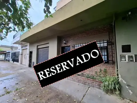 CASA MULTIFAMILIAR, CON GARAJE, EN LOTE 10x31
