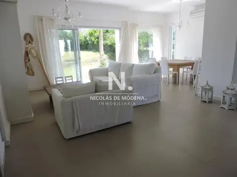 Enorme y acogedora casa en Altos de Montoya