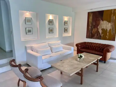 Casa 5 ambientes con 3 baños