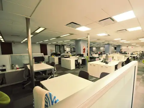 Oficina en Venta con 6 cocheras