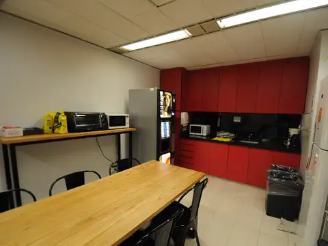 Oficina en Venta con 6 cocheras