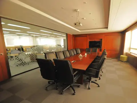 Oficina en Venta con 6 cocheras