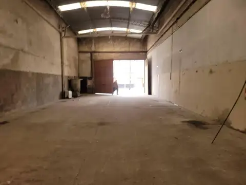 Galpon en Alquiler en Villa Bonich, $ 2.500.000