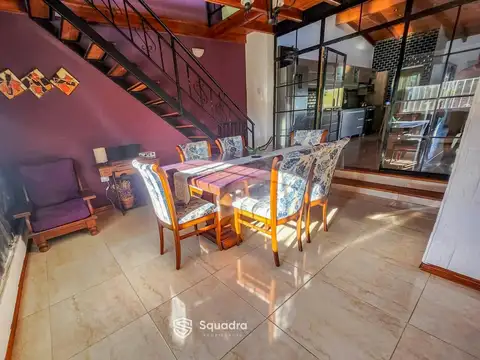 Casa en Venta con 2 cocheras
