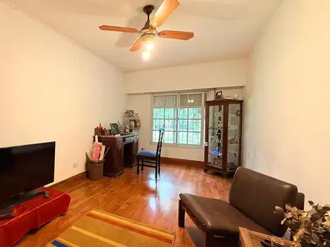 Casa 5 ambientes con 1 baño