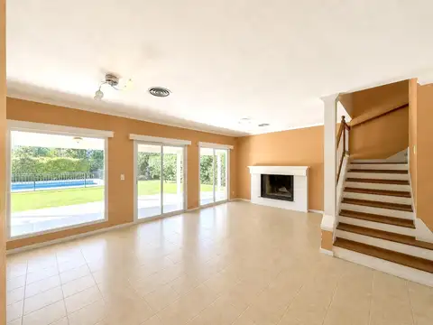 Casa en Venta, 4 Dormitorios, en  La Lomada de Pilar
