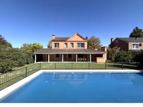 Casa en Venta, 4 Dormitorios, en  La Lomada de Pilar