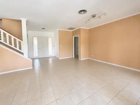 Casa 5 ambientes con 5 baños